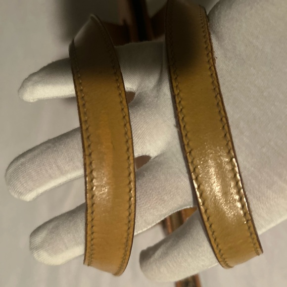 Authentic Vintage Louis Vuitton Tan Vanille Epi Leather Trapeze Bag Handbag - Picture 4 of 6